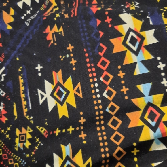 Lula Roe Shirt - Picture 2 of 3